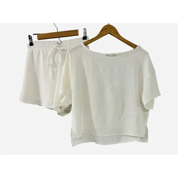 Petal & Pup Ittai White Casual Short Sleeve Shorts Set Medium NWOT $85 READ - Picture 5 of 16